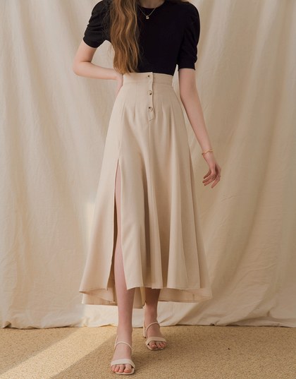 Exquisite Flowy High-Waisted Buttoned Slit Skirt